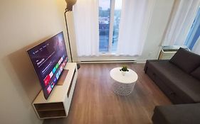 Lovely Studio In Longueuil, Near Downtown Montreal