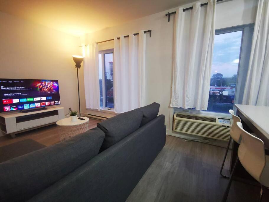 Appartement Lovely Studio In Longueuil, Near Downtown Montreal Extérieur photo
